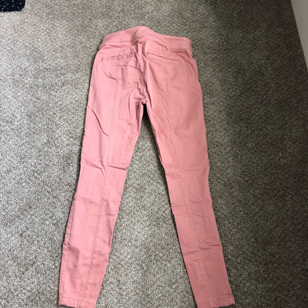 Pink Loft Capris - Picture 4 of 4